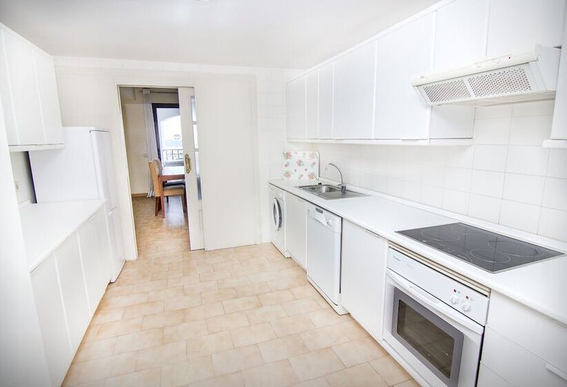 Апартаменты 3 Спальни, Park Plaza Suites Apartamentos