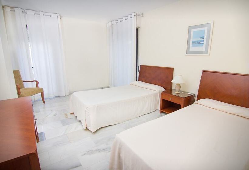 Апартаменты 3 Спальни Вид на Море, Park Plaza Suites Apartamentos