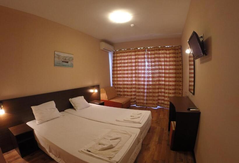 Номер Superior, Bisser Hotel   Free Parking   Free Pool Access