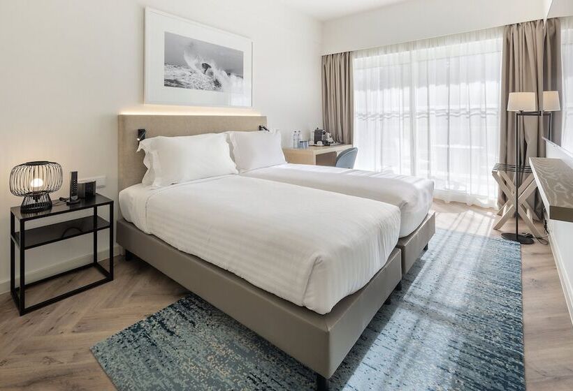 اتاق استاندارد, Crowne Plaza Caparica Lisbon