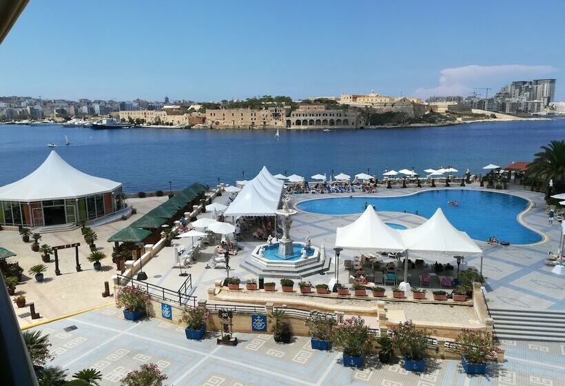 Семейный Номер Боковой Вид на Море, Grand Hotel Excelsior