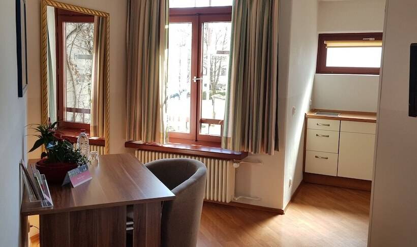 اتاق لوکس یک تخته, Central Hotel Apart München