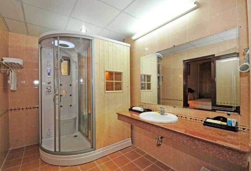 Deluxe Room, Duy Tan