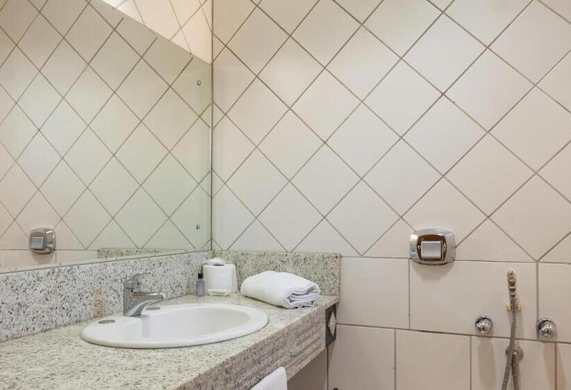 اتاق استاندارد یک نفره, Tri Hotel Executive Criciúma