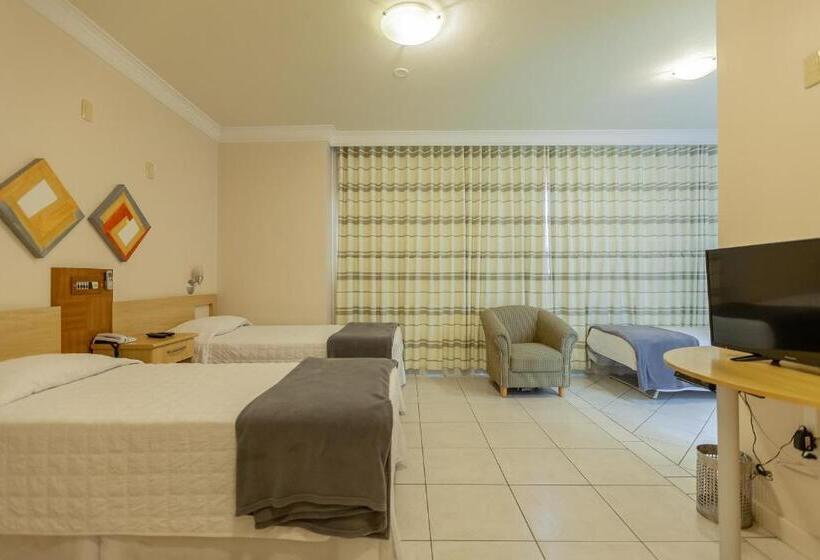 اتاق لوکس سه تخته, Tri Hotel Executive Criciúma