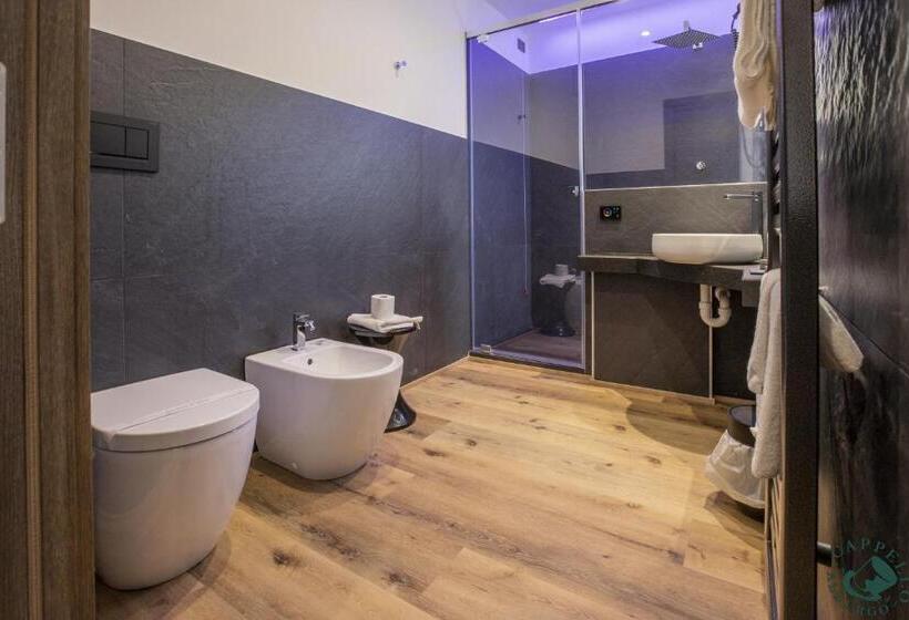 سوییت جونیور, Albergo Cappello E Cadore