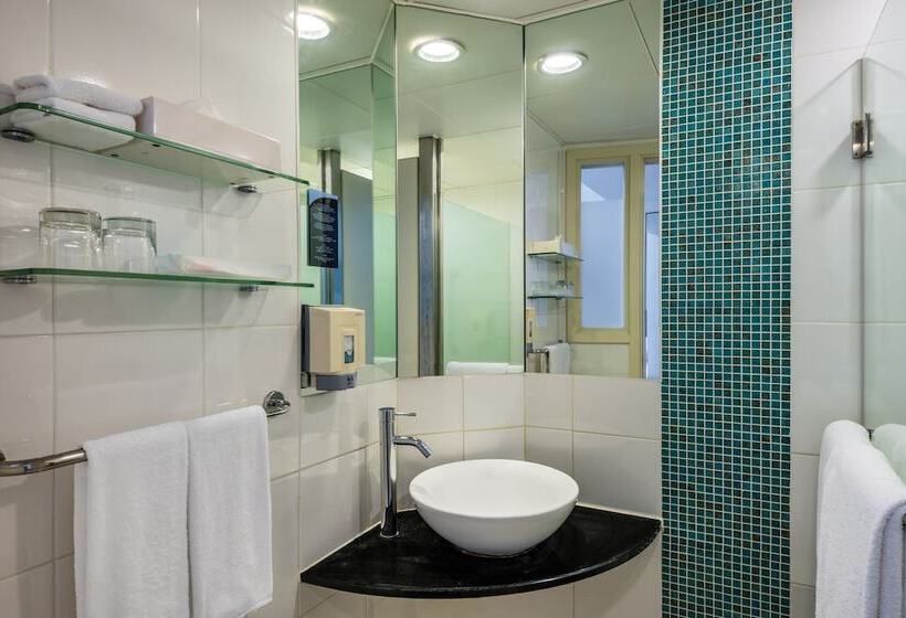 اتاق استاندارد, Holiday Inn Express Hong Kong Causeway Bay, An Ihg