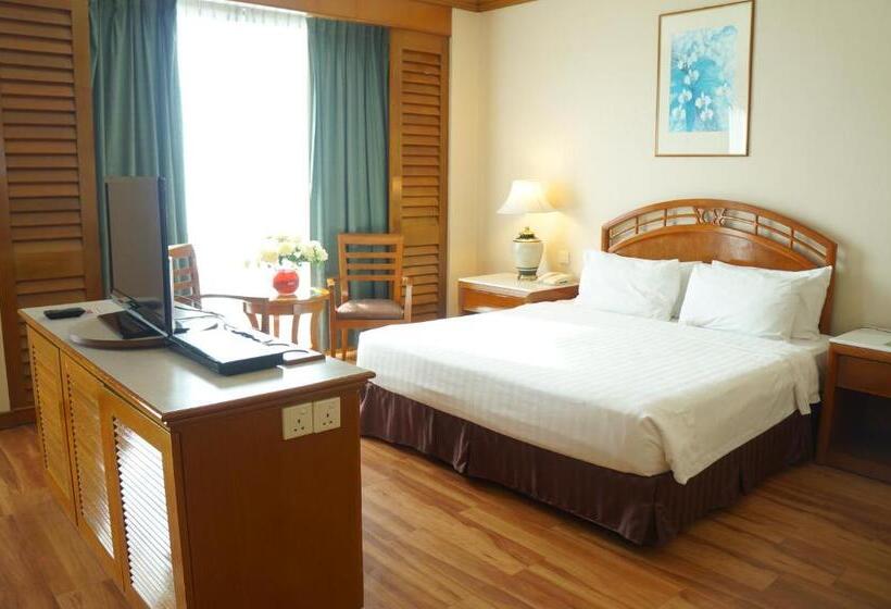 주니어 스위트, Sabah Oriental