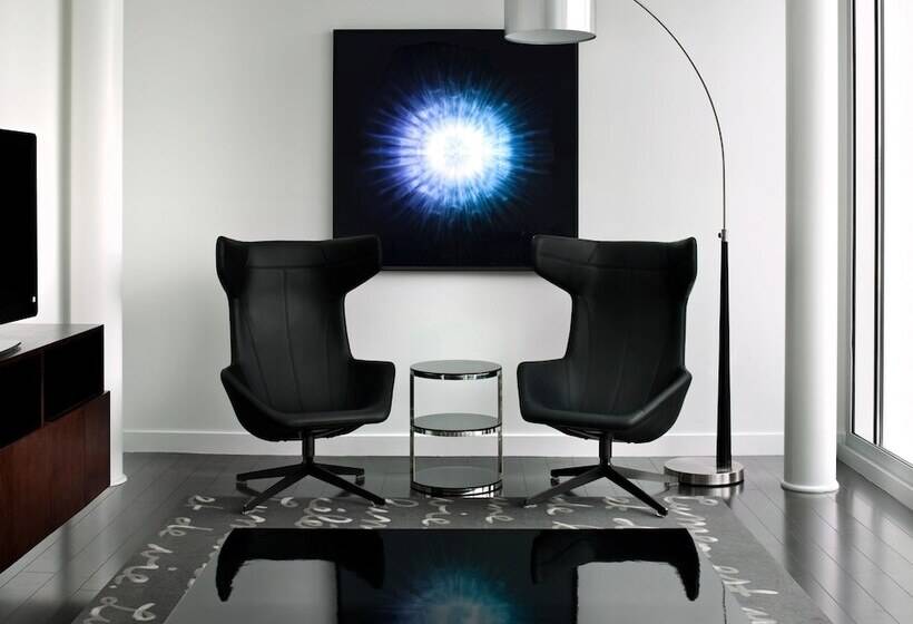 デラックススイート, The Lumen