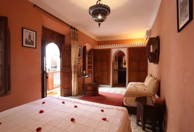 سوییت جونیور, Riad Sable Chaud