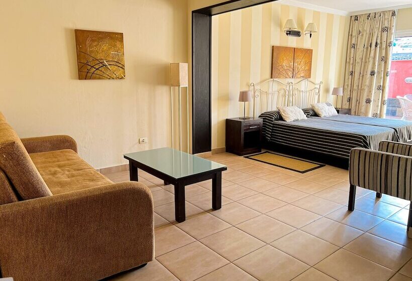 سوییت خانوادگی, La Aldea Suites