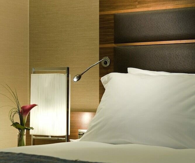 Номер Superior, Sofitel London Heathrow