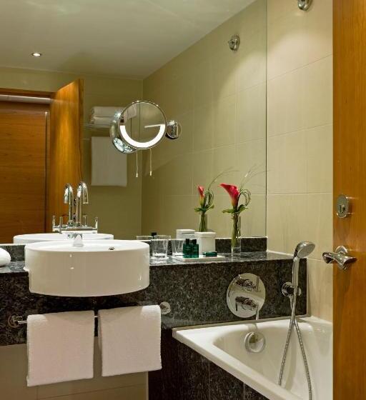 Номер Superior, Sofitel London Heathrow