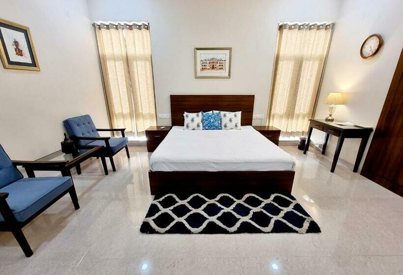 اتاق سوپریور با تخت بزرگ, The Heritage Villa