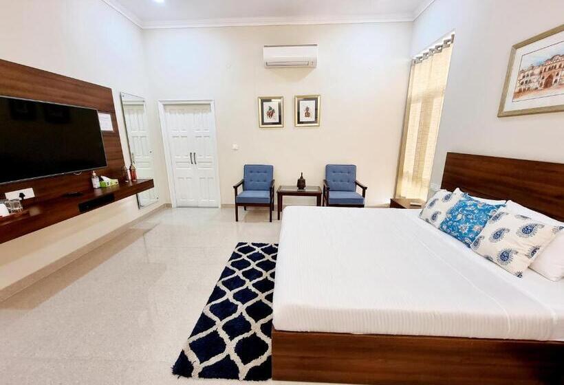 اتاق سوپریور با تخت بزرگ, The Heritage Villa