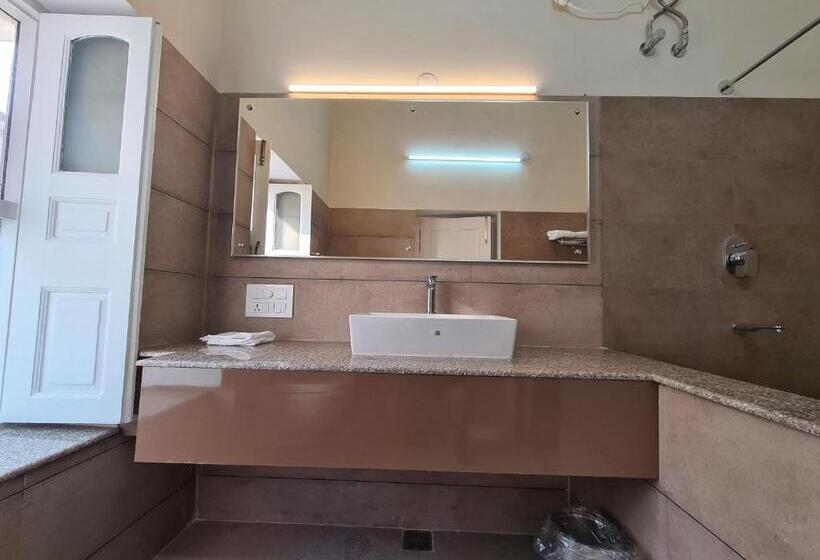 اتاق استاندارد با چشم‌انداز باغ, The Heritage Villa