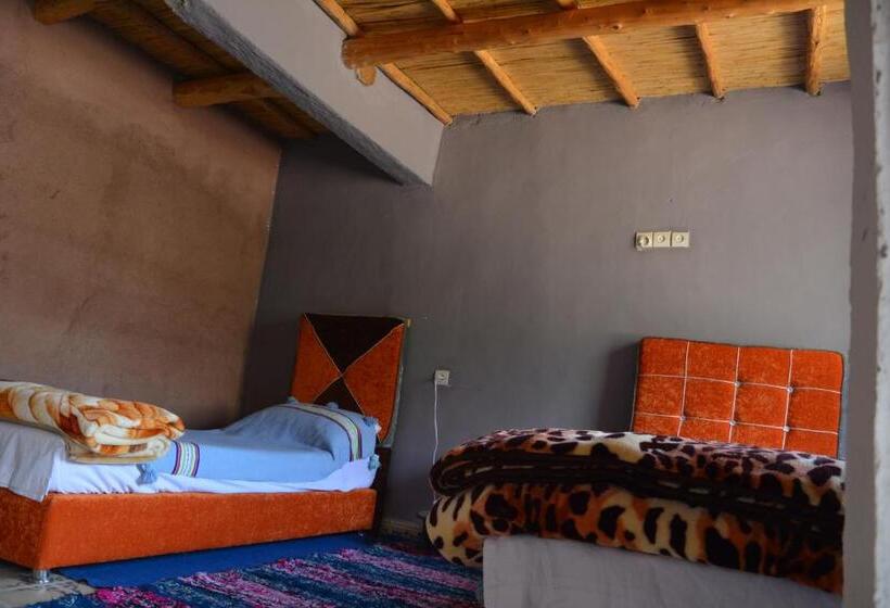 اتاق استاندارد چهار تخته, Riad Dar Tagine