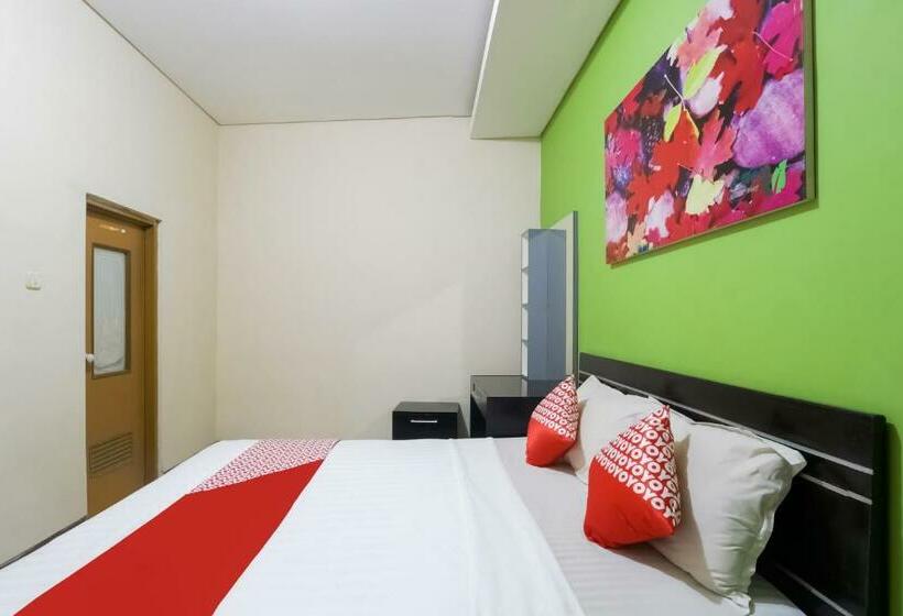 חדר סטנדרט, D Waru Homestay Syariah Near Jl Slamet Riyadi Mitra Reddoorz