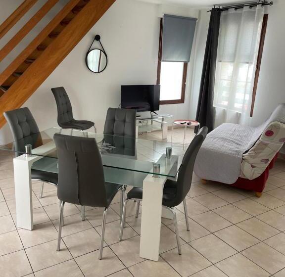 Апартаменты 1 Спальня, Logis Hôtel  Restaurant Le Relais Guillaume De Normandy