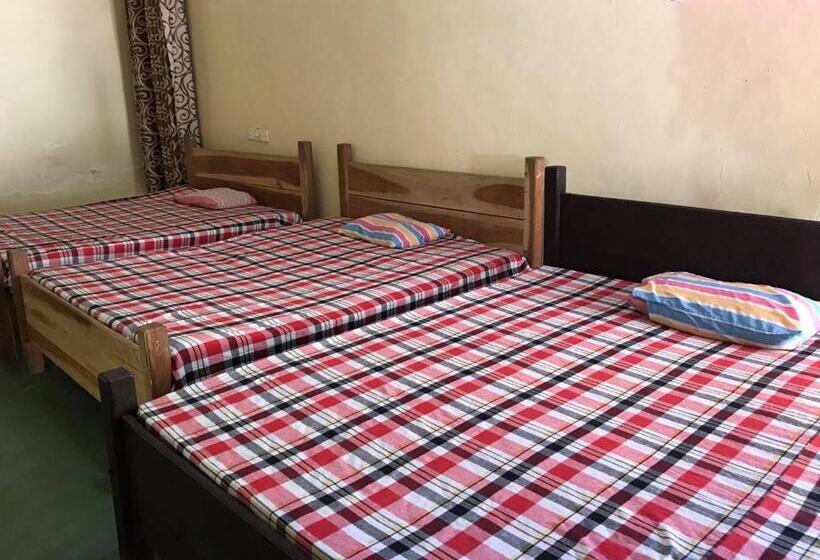 Семейный Номер, Tharuka Rest Inn