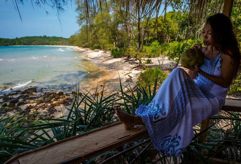 بانگلوی لوکس, Kactus Eco Resort & Wellness On Kohtakiev Island