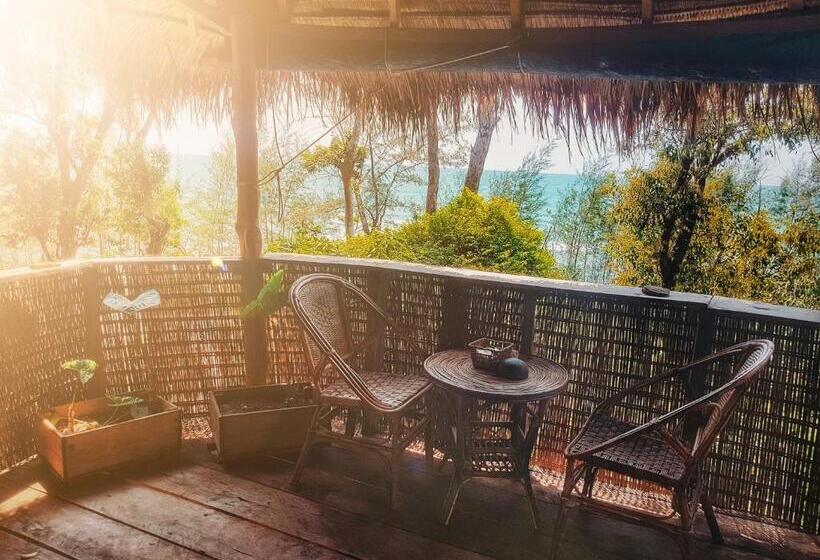 بانگلوی لوکس, Kactus Eco Resort & Wellness On Kohtakiev Island
