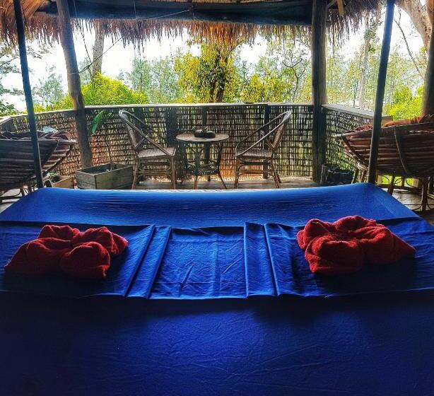 بانگلوی لوکس, Kactus Eco Resort & Wellness On Kohtakiev Island