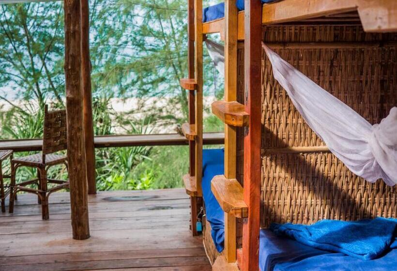تختخواب در اتاق مشترک, Kactus Eco Resort & Wellness On Kohtakiev Island