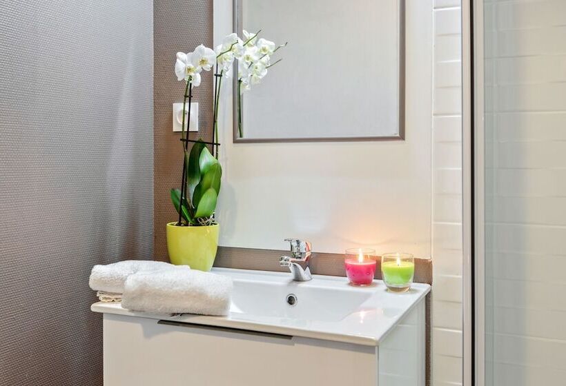 استودیوی استاندارد, Appart City Classic Saintnazaire Centre