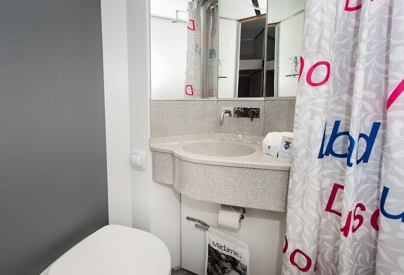 Номер Стандарт, Cabinn Odense