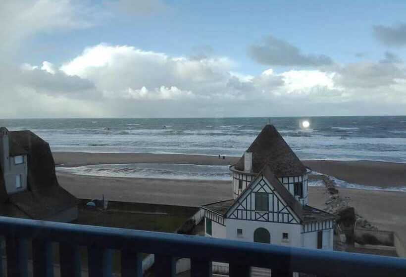 اتاق استاندارد با تخت دوبل و چشم‌انداز دریا, Ibis Styles Deauville Villers Plage