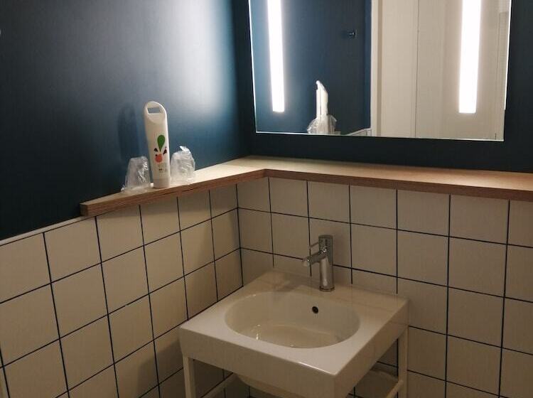 اتاق استاندارد با تخت دوبل و چشم‌انداز دریا, Ibis Styles Deauville Villers Plage