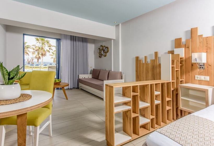 Полулюкс Вид на Море, Lyttos Beach
