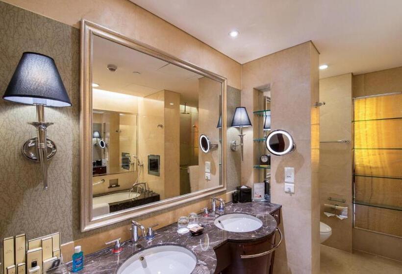 استودیوی لوکس, Shangrila Chengdu