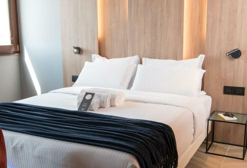 اتاق استاندارد با چشم‌انداز شهر, B&b Hotel Milano City Center Duomo