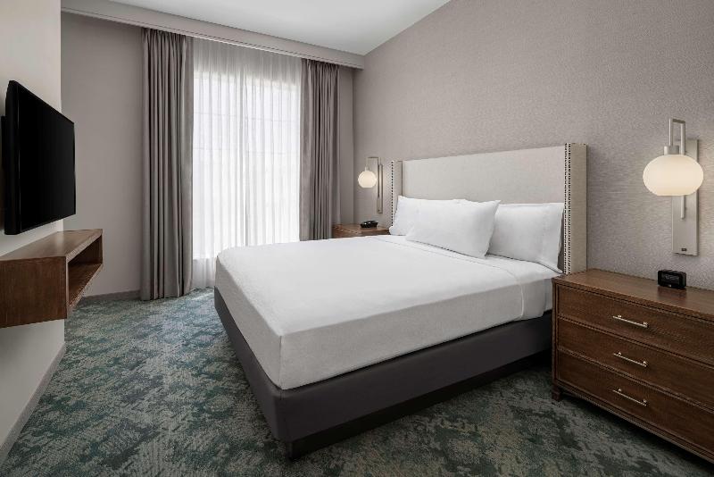 Люкс Кровать Кинг, Embassy Suites By Hilton Charleston Harbor Mt. Pleasant
