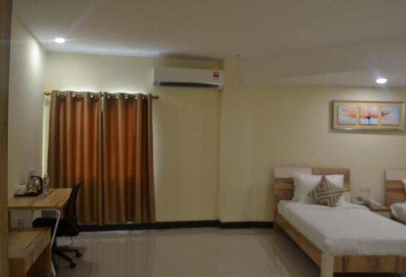 חדר דחוקס עם מיטת קינג, My Inn Hotel Kota Samarahan