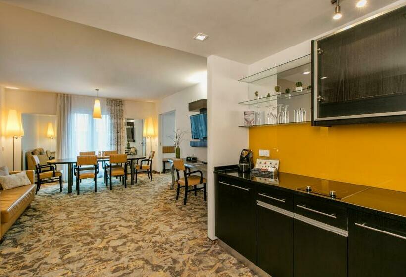 Apartamento 2 Dormitórios, Arcotel Camino Stuttgart