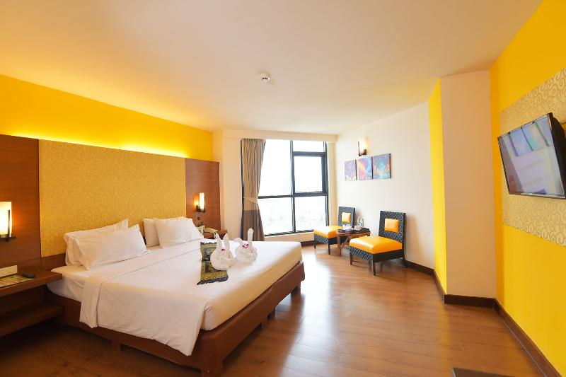 Номер Deluxe, The Seasons Pattaya   Sha Plus Certified