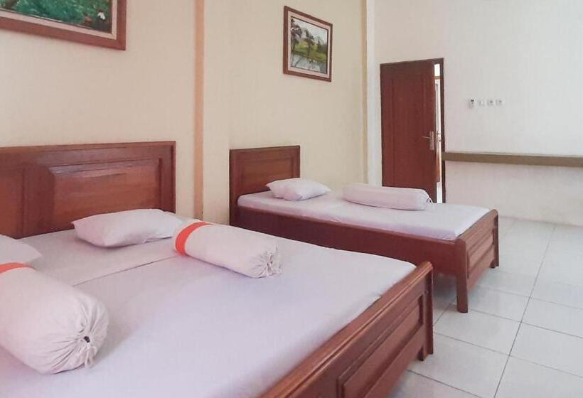 Familjerum, Reddoorz Syariah At Penginapan Sederhana Palembang