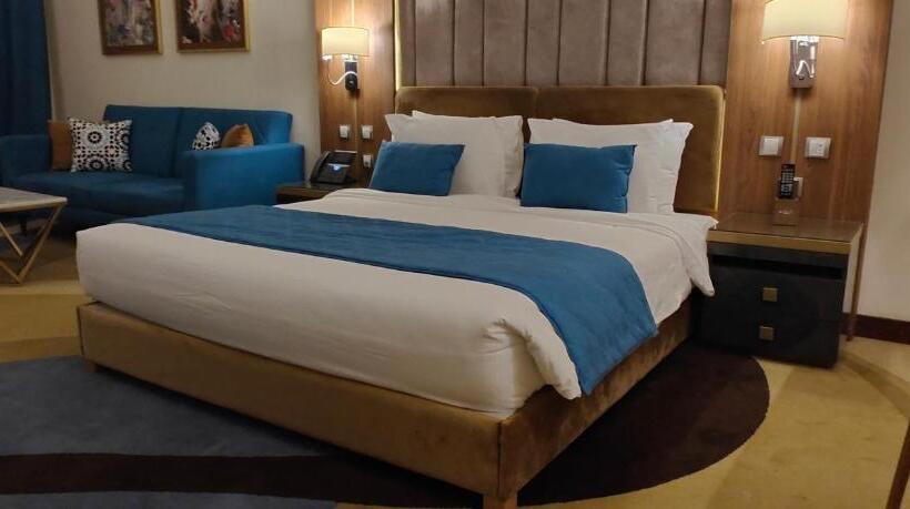اتاق استاندارد با چشم‌انداز استخر, Tolip Resort El Galala Hills