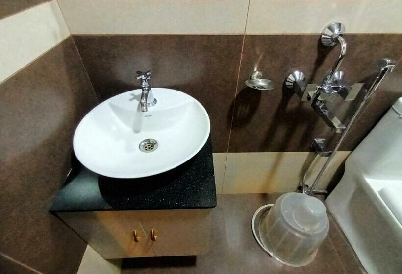 اتاق لوکس یک تخته, Majestic Inn