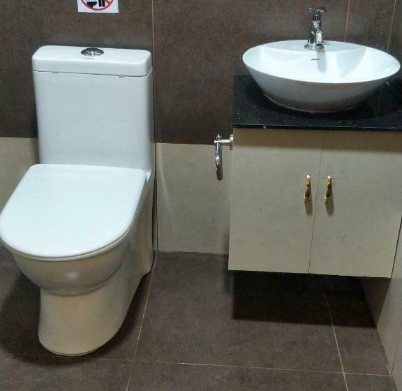 اتاق لوکس یک تخته, Majestic Inn