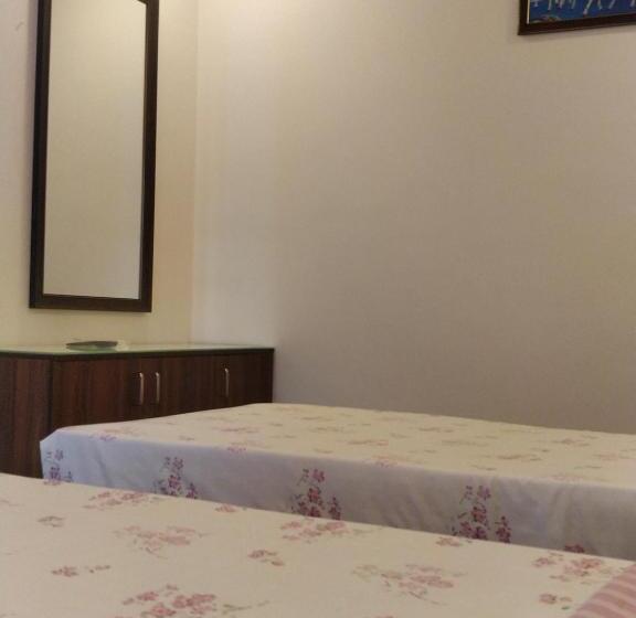 اتاق استاندارد, Majestic Inn