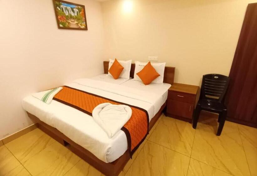اتاق لوکس خانوادگی, Majestic Inn