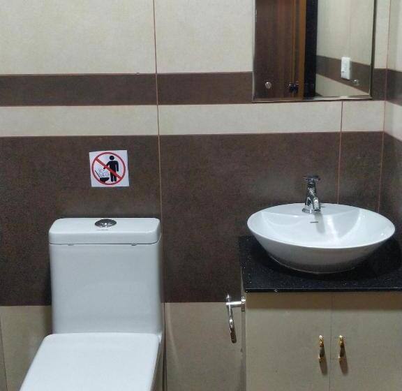 اتاق استاندارد یک نفره, Majestic Inn