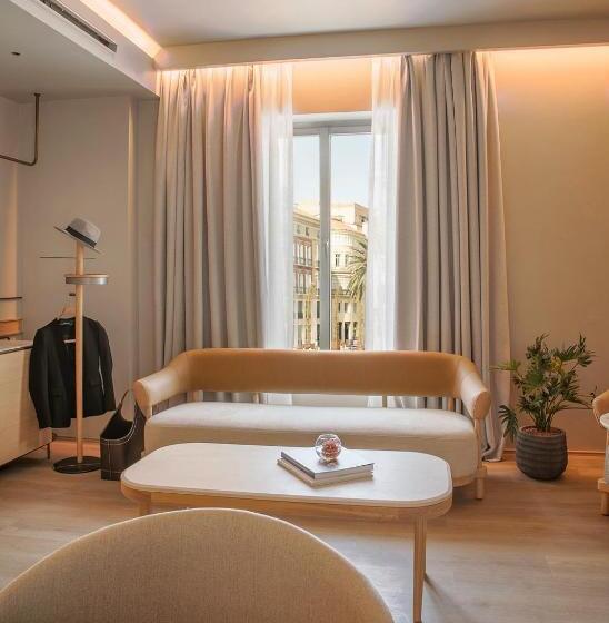 سوییت جونیور, Only You Hotel Málaga