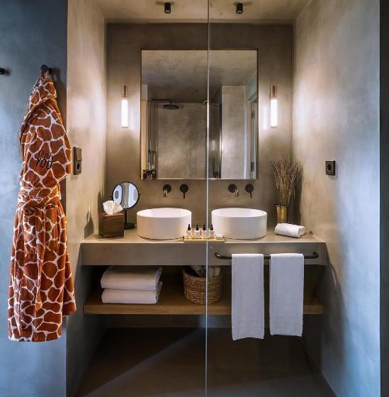سوییت جونیور, Only You Hotel Málaga