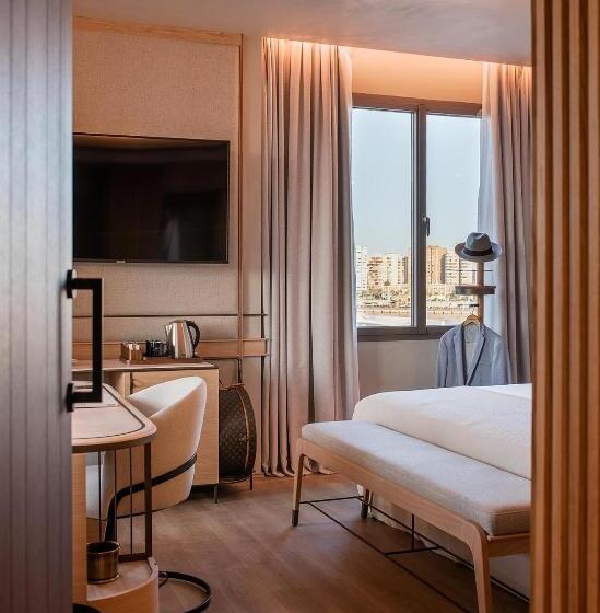 سوییت جونیور, Only You Hotel Málaga