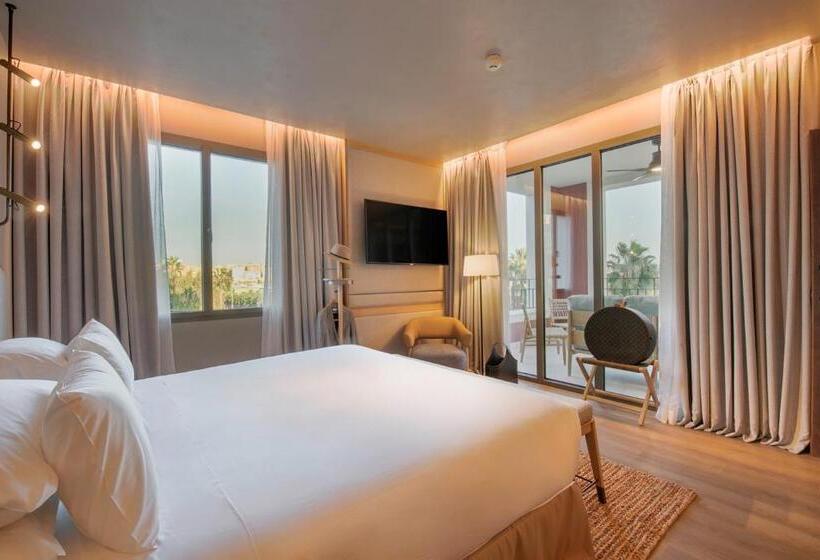 سوئیت جونیور با تراس, Only You Hotel Málaga